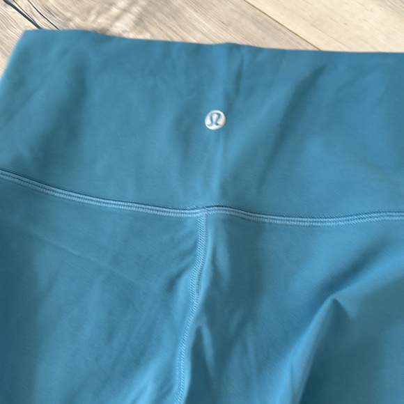 Lululemon Wunder Under pants Teal/blue colour Size 6 Almost 25” - Picture 6 of 6